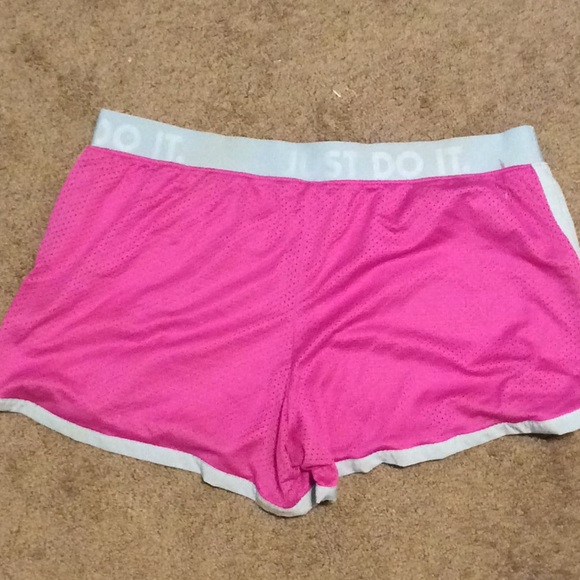 Nike dri-fit reflective shorts pink - XL - Picture 7 of 7